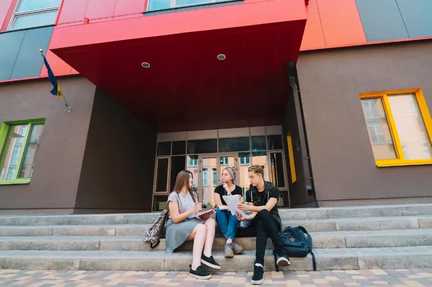 Placówka oświatowa: co to jest? Rodzaje, definicja, prawo